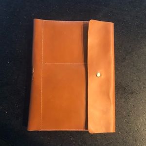 Mark & Graham Leather Tech Envelope like new